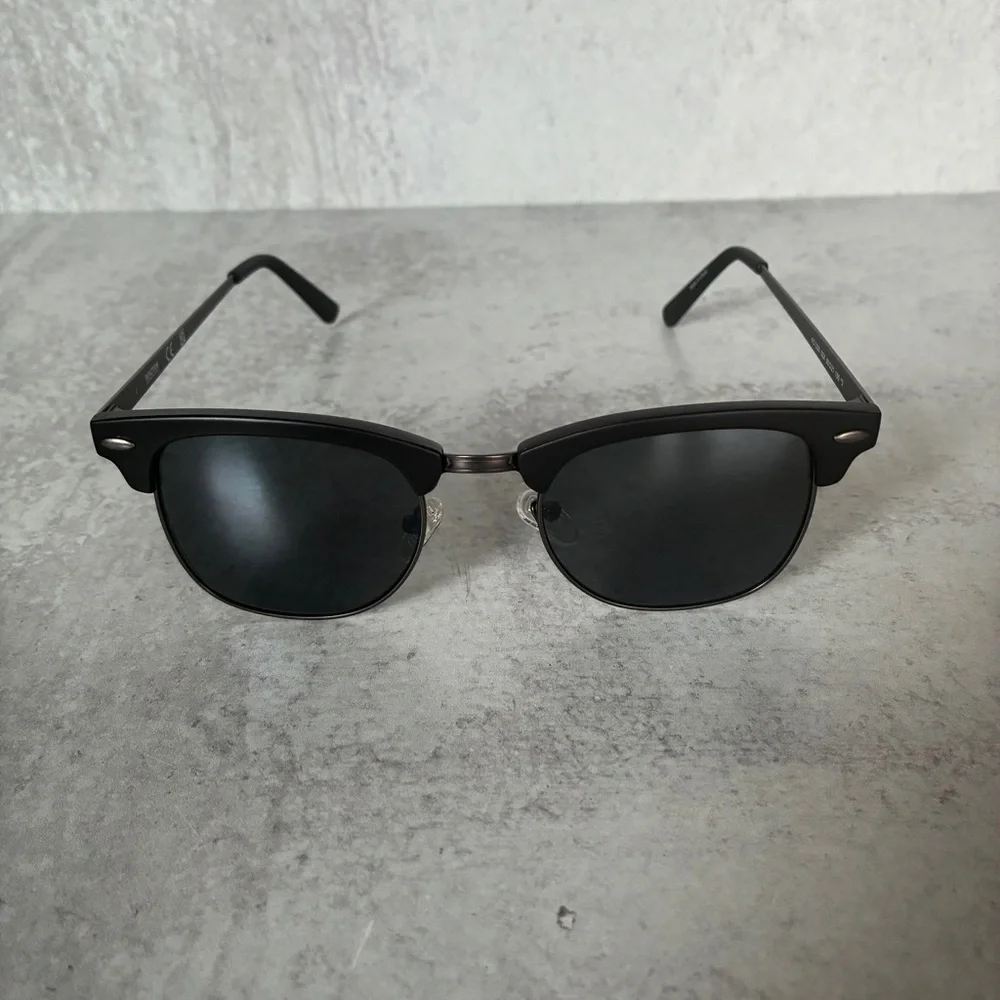 Kenneth Cole Reaction KC1330 02X Black Sunglasses 50-21-150